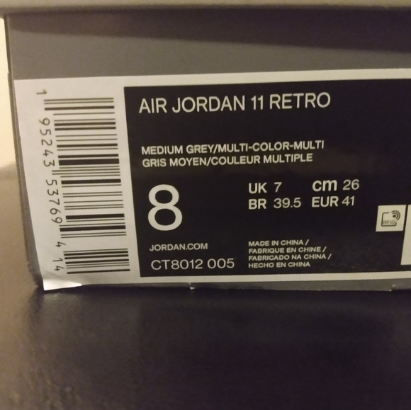 Jordan 11 size 8 - Picture 2 of 3